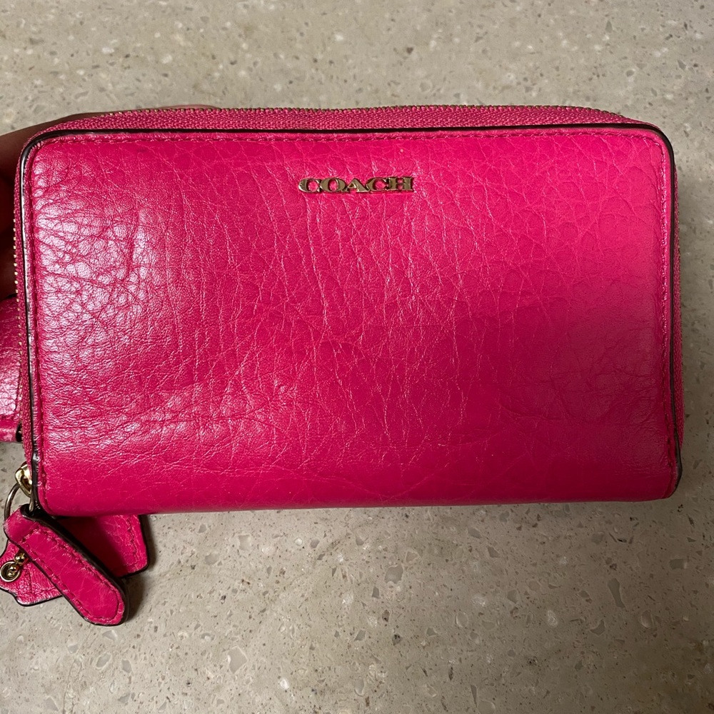***SOLD****Coach hot pink wallet
